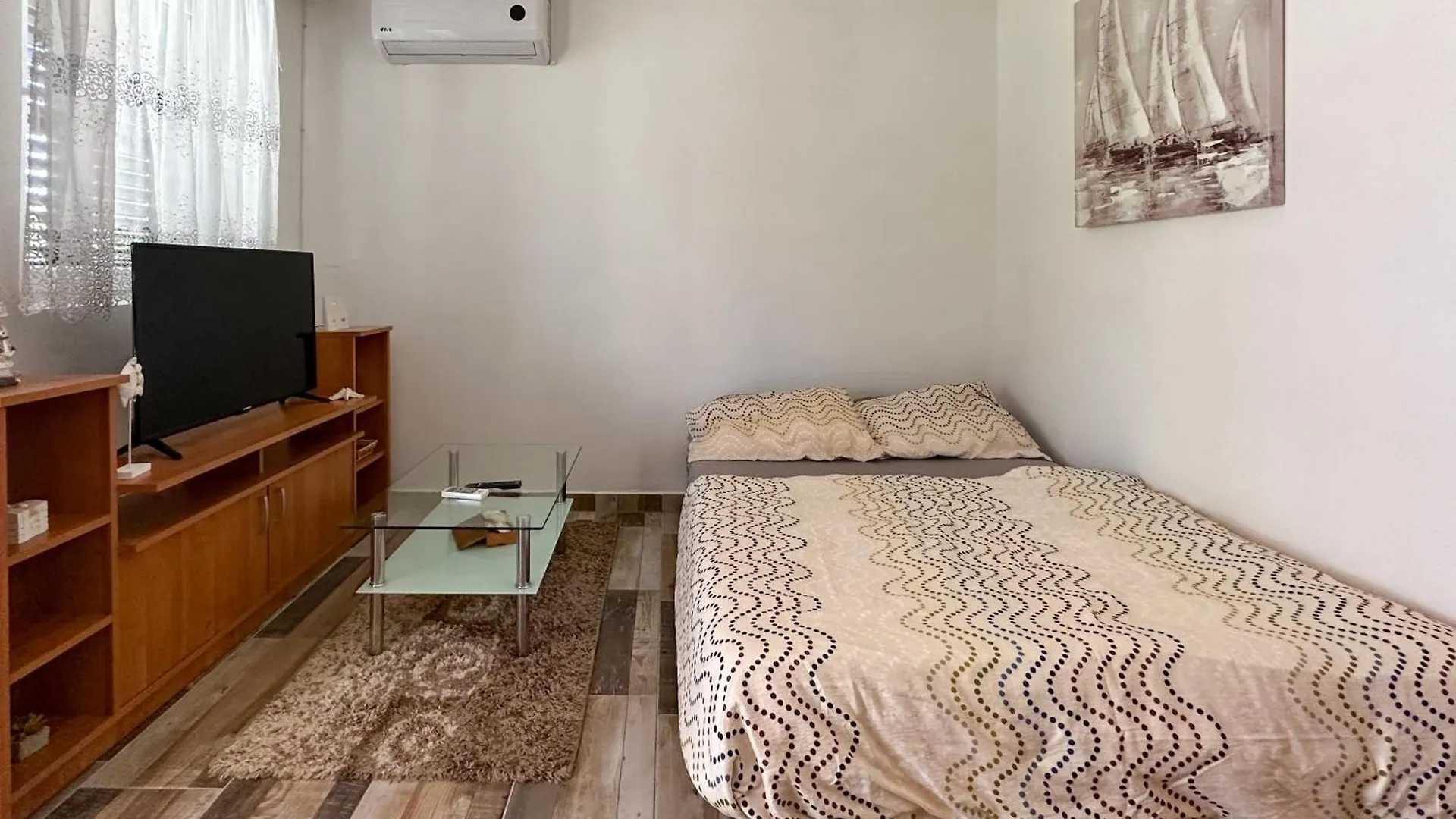Pahert Beach Apartment Vir