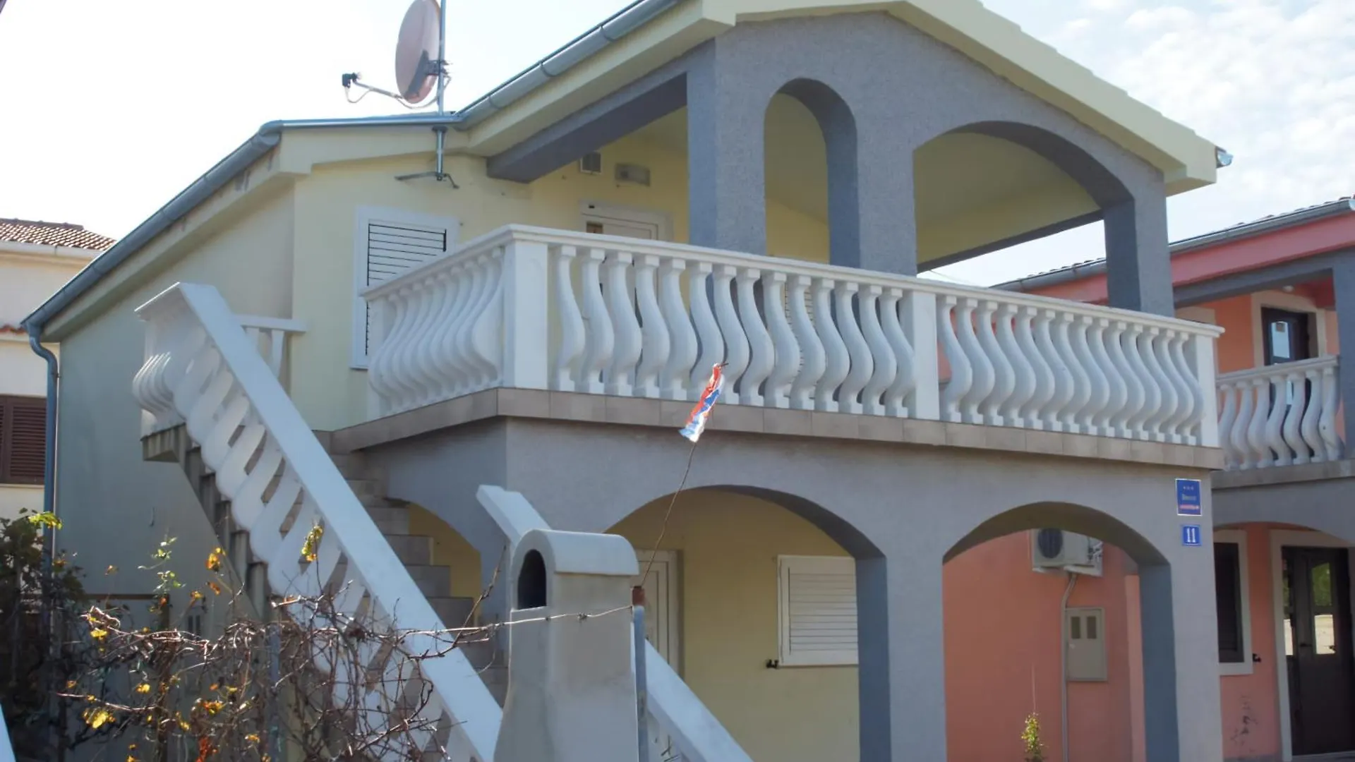 Pahert Beach Apartment Vir