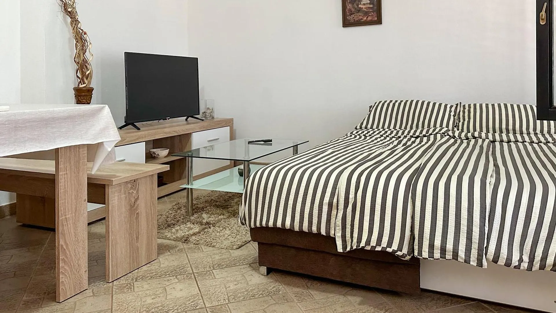 Pahert Beach Apartment Vir